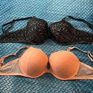 Bundle 2 Victoria’s Secret bras 40DD/E black peach pink perfect coverage push-up